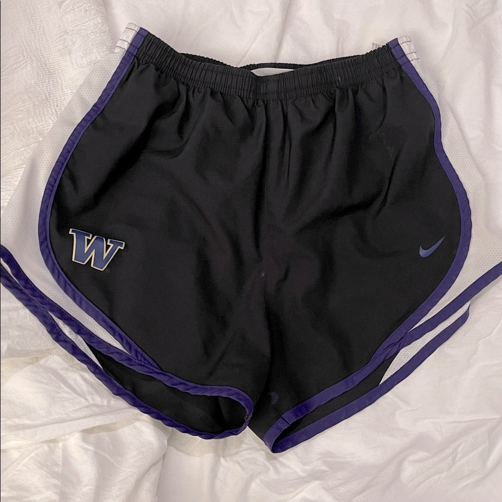 GUC - Nike - XS. UW Huskies